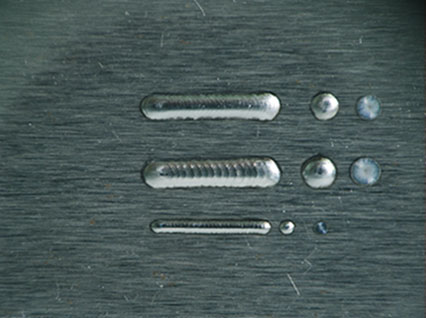<a href='http://m.jchdsy.com/product/3.htm' class='text_a'>模具激光焊機(jī)</a>修復(fù)鏡面模具效果